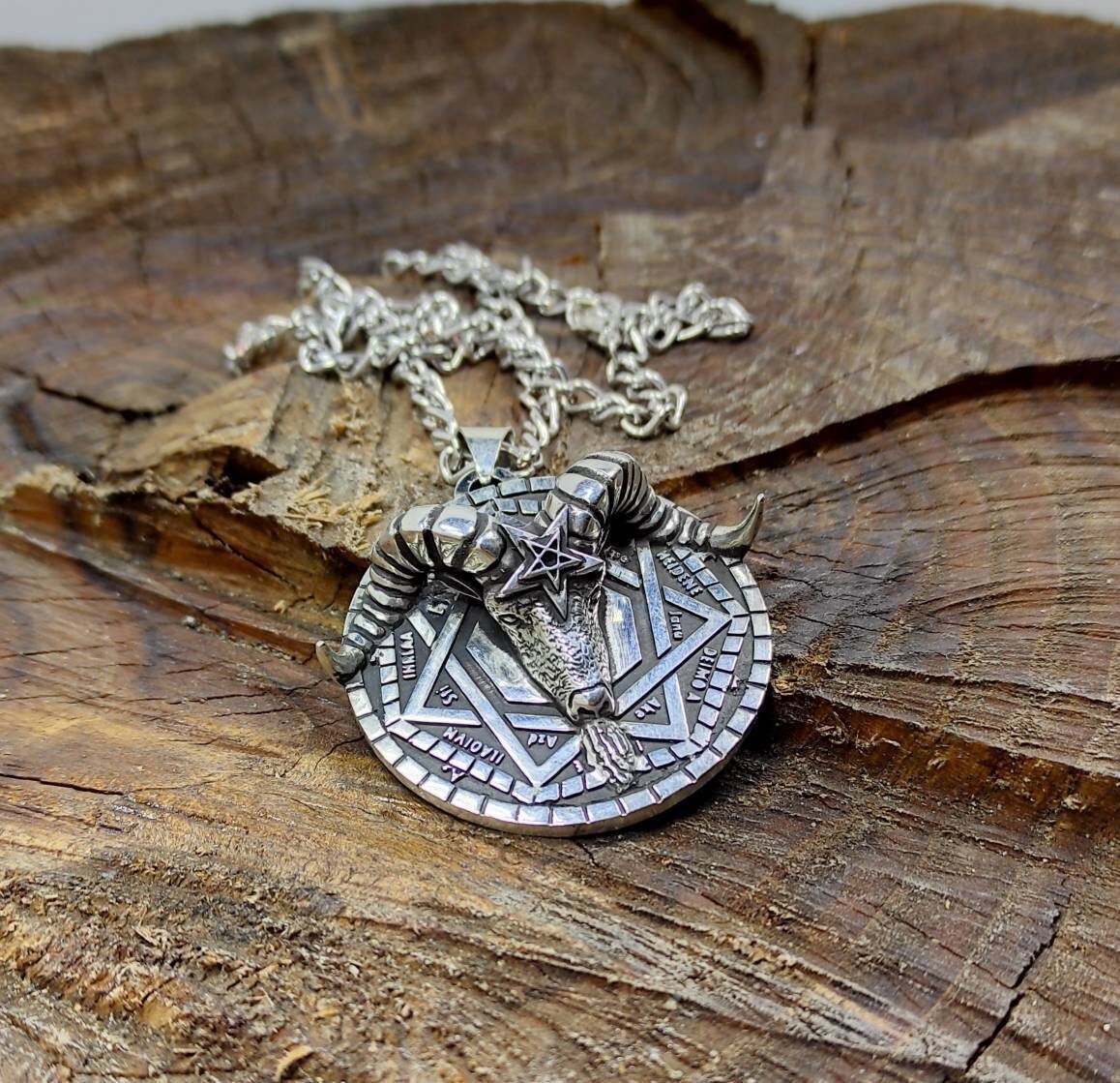 Ziegenkopf Halskette Satanist Geschenk Pentagramatron Beschwörungsritual Artefakt, Baphomet Luzifer Anhänger, Widder Schädel Thelemic Medaillon Ziegenkopf Halskette Satanist Geschenk Pentagramatron Beschwörungsritual Artefakt, Baphomet Luzifer Anhänger, Widder Schädel Thelemic Medaillon von DarkCastStudio