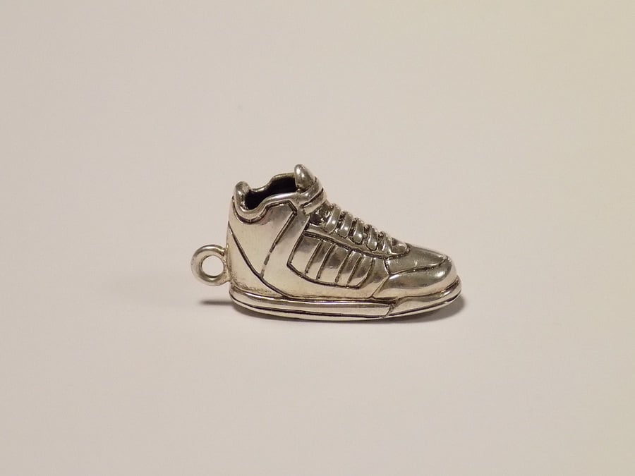 Mode Männer Frauen Sneaker Schuh 925 Sterling Silber Anhänger Halskette Schmuck Geschenk Kostenloser Versand Mode Männer Frauen Sneaker Schuh 925 Sterling Silber Anhänger Halskette Schmuck Geschenk Kostenloser Versand von DarkCharmJewelry