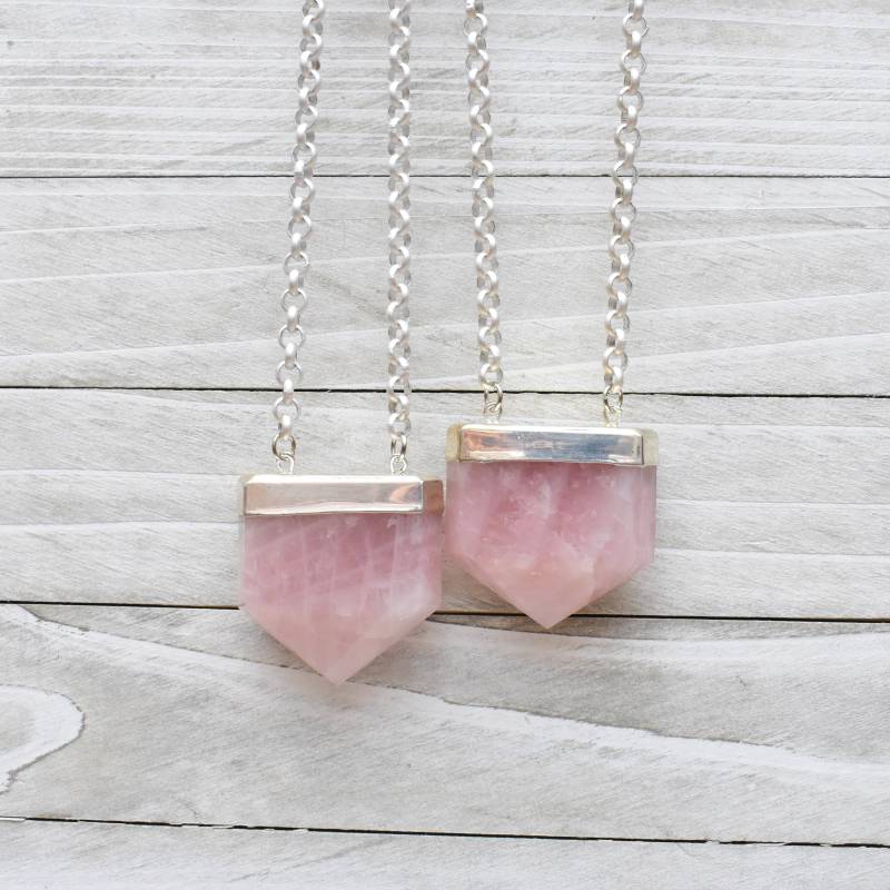 Teleon Versilberte Rosenquarz Kleine Pentagon Rolo Kette Halskette | Epj-D19Ccc10 von DarkEdgeJewelry