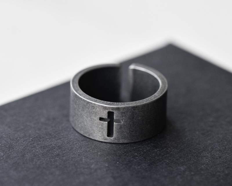 Edelstahl Kreuz Ring Band Ring Herren Punk Schmuck Geschenk By Dark Dream von DarkEdgeStudio
