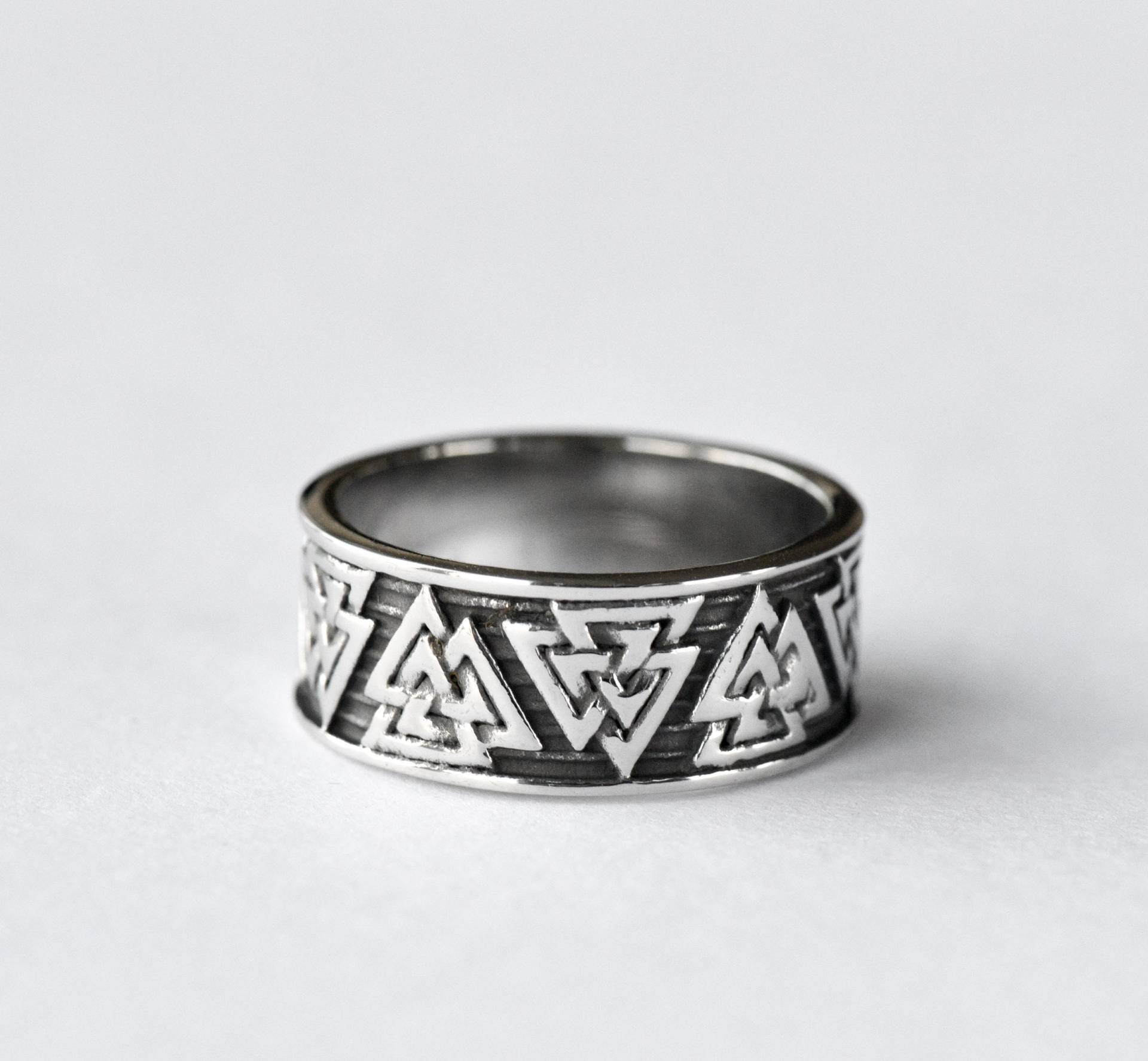 Edelstahl Ring Wikinger Herren Dreieck Muster Geometrie Band Silber Punk Schmuck Geschenk Edelstahl Ring Wikinger Herren Dreieck Muster Geometrie Band Silber Punk Schmuck Geschenk von DarkEdgeStudio