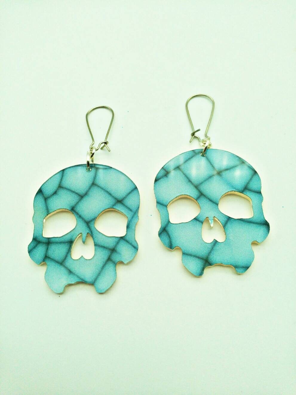 Geknistertes Schädel - Blau Marmor Laser Geschnitten Acryl Totenkopf Ohrringe Aus Silber Niere Draht Ergebnisse Hängen Geknistertes Schädel - Blau Marmor Laser Geschnitten Acryl Totenkopf Ohrringe Aus Silber Niere Draht Ergebnisse Hängen von DarkEmberDesigns