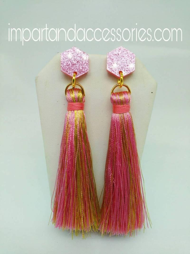 Glam Quasten in Pink Und Gold-Glitter Laser Geschnitten Acryl Ohrstecker Ohrringe Baumeln Glam Quasten in Pink Und Gold-Glitter Laser Geschnitten Acryl Ohrstecker Ohrringe Baumeln von DarkEmberDesigns