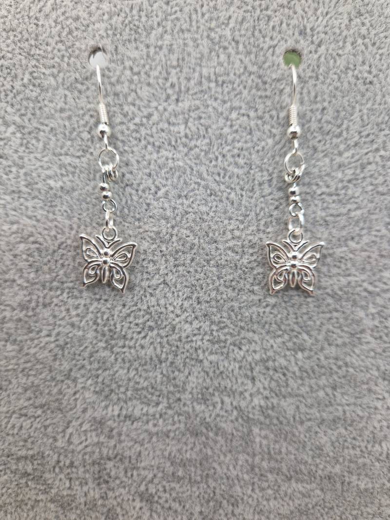 Super Süße Silberfarbene Schmetterling Ohrhänger von DarkRoseMagic