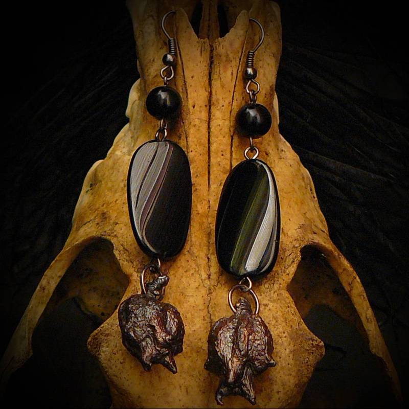 Ohrring Mit Wacholderzapfen, Verkupfert, Electroforming, Hexenschmuck, Schutzamulett, Gothic Look Ohrring Mit Wacholderzapfen, Verkupfert, Electroforming, Hexenschmuck, Schutzamulett, Gothic Look von DarkSideMagic