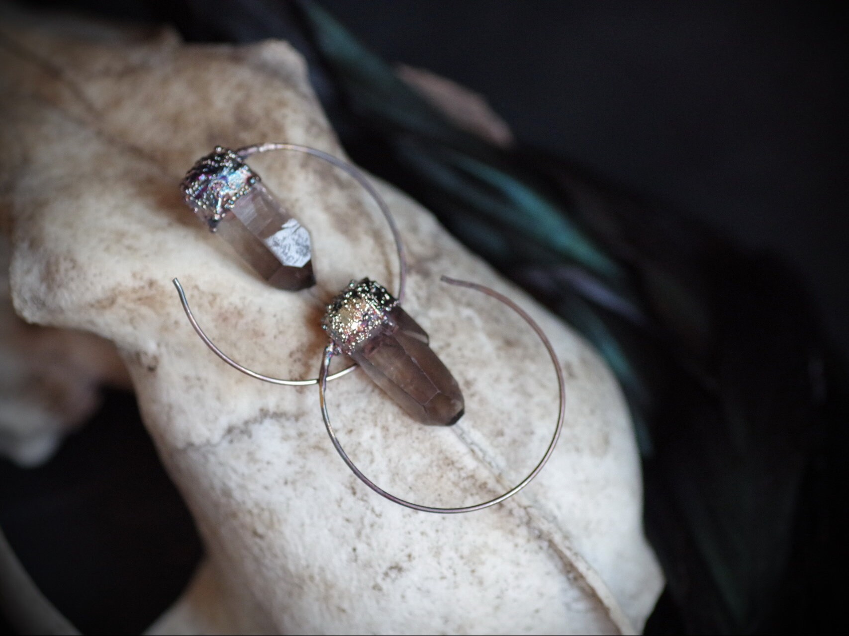 Rohe Rauchquarz Ohrstecker Elektrogeformtes Kupfer, Gothic Kristall Schmuck Rohe Rauchquarz Ohrstecker Elektrogeformtes Kupfer, Gothic Kristall Schmuck von DarkSideMagic