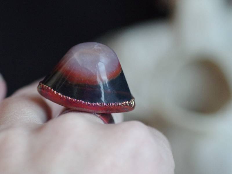 Sardonyx Statement Ring Elektrogeformter Kupfer Amulett Schmuck Sardonyx Statement Ring Elektrogeformter Kupfer Amulett Schmuck von DarkSideMagic