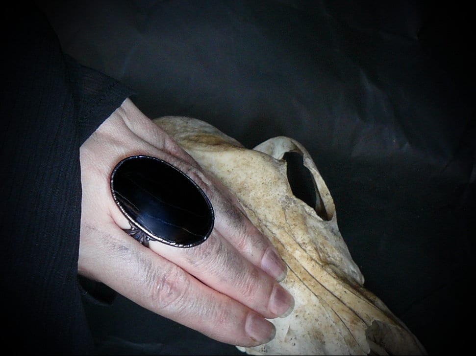 Schwarzer Onyx Scrying Ring Ovaler Edelstein, Kupfer Electroform Schwarzer Onyx Scrying Ring Ovaler Edelstein, Kupfer Electroform von DarkSideMagic