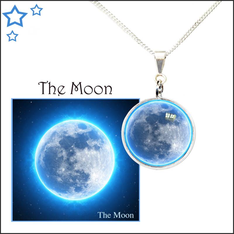 Blauer Mond Anhänger An Sterling Silber Panzerketten Mit Gratis Foto Karte. Space Art Schmuck von DarkSkiesJewellery