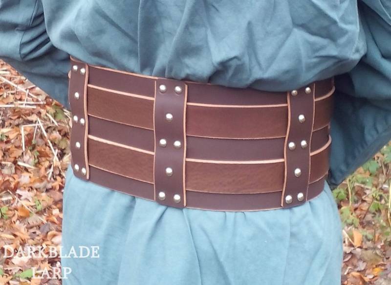 Breiter Heldengürtel Aus Schwerem Leder Für Larp, Cosplay, Steampunk Oder Warcraft Kostüm Breiter Heldengürtel Aus Schwerem Leder Für Larp, Cosplay, Steampunk Oder Warcraft Kostüm von DarkbladeLarp