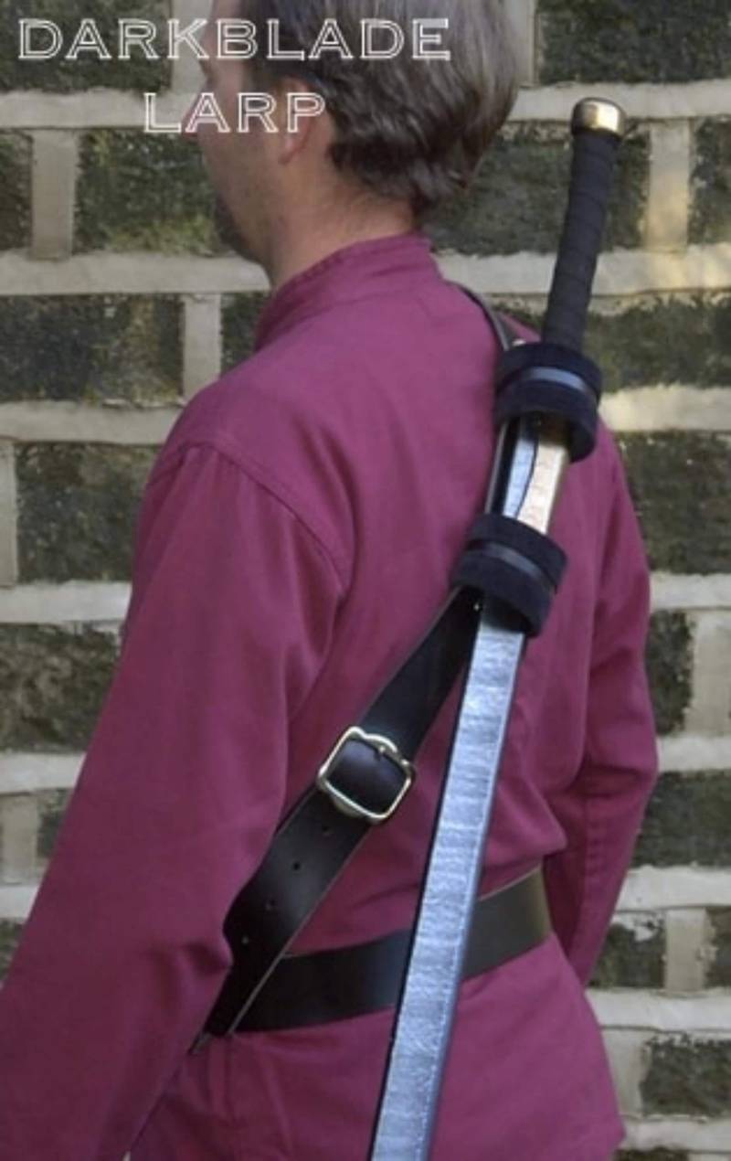 Lederrückenscheide Larp Kostüm Cosplay Schwerthalter Lederrückenscheide Larp Kostüm Cosplay Schwerthalter von DarkbladeLarp