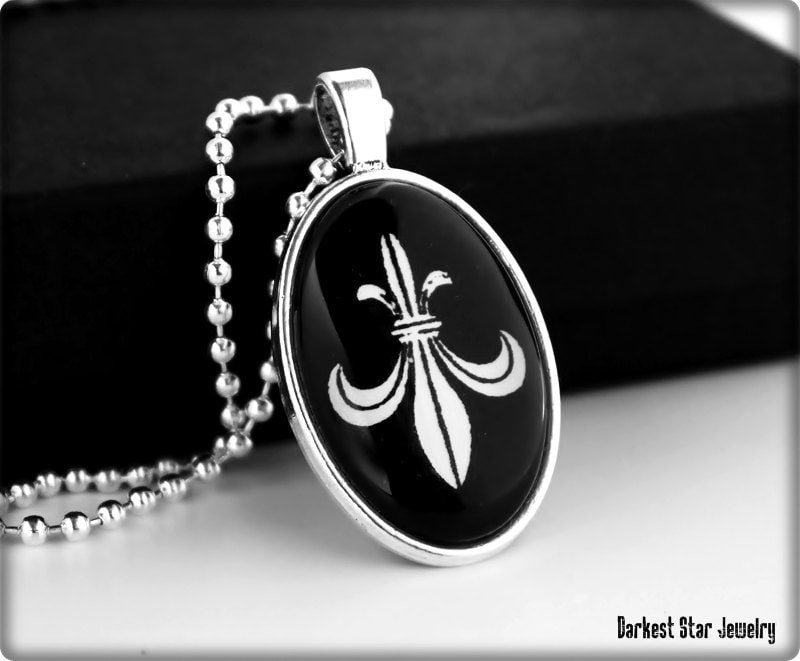 Depeche Mode Schmuck, Ultra Anhänger, It's No Good, Lilie Halskette, Fan Art, Fleur De Lis von DarkestStarJewelry