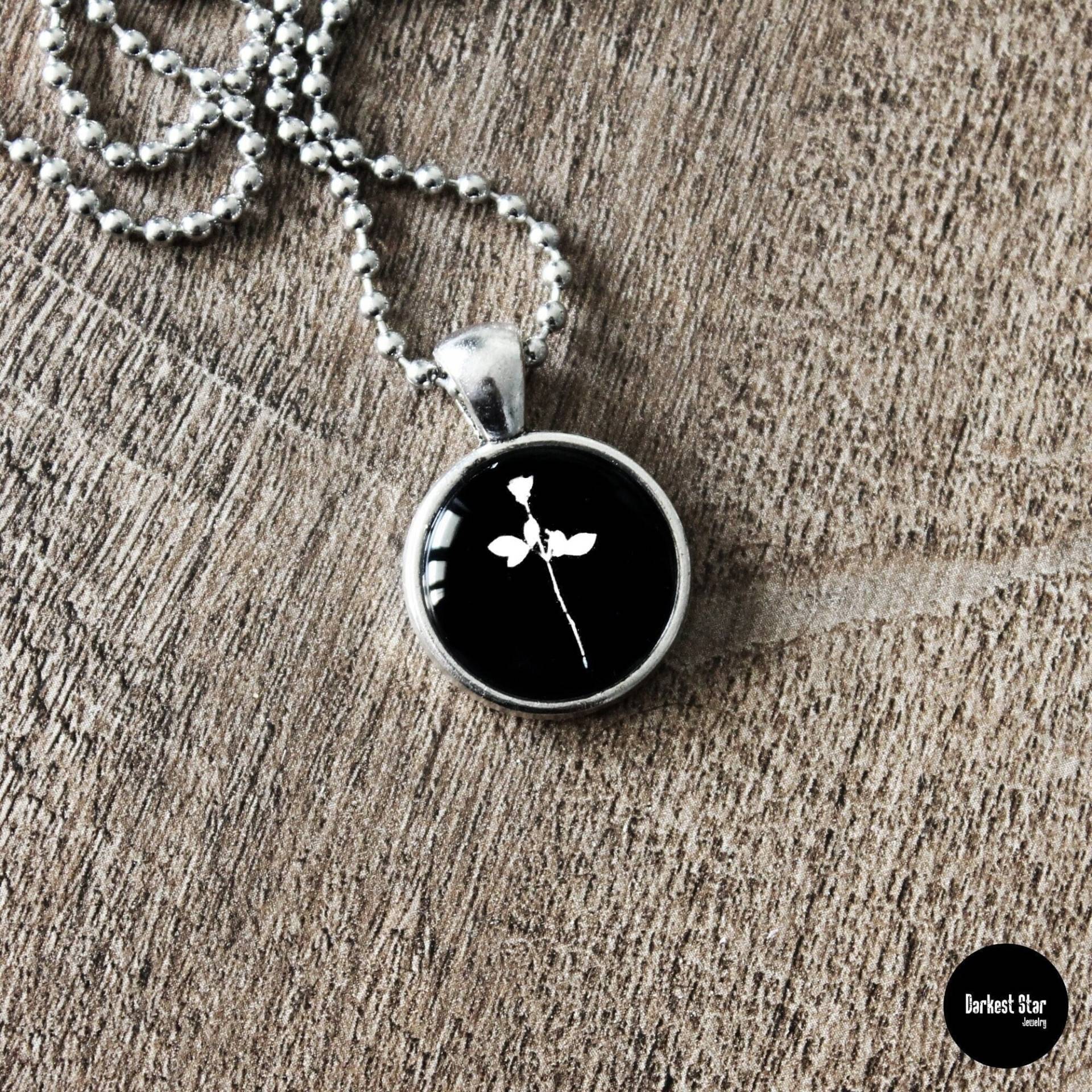 Depeche Mode Schmuck, Violator Anhänger, Rose Halskette, Enjoy The Silence, Fan Art von DarkestStarJewelry