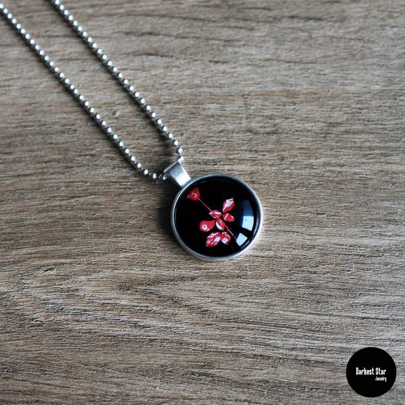 Depeche Mode Schmuck, Violator Anhänger, Rose Halskette von DarkestStarJewelry