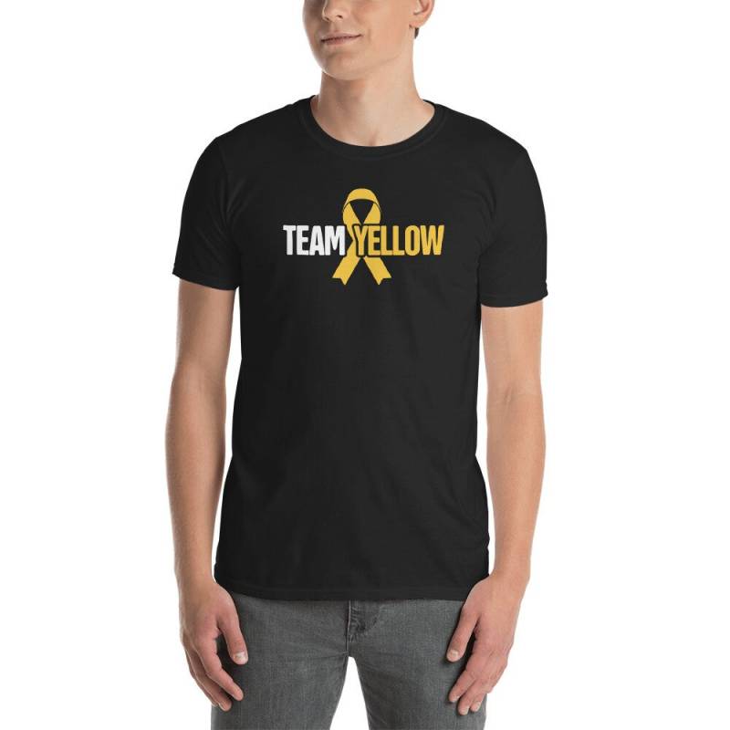 Team in Gelb-Band - Knochenkrebs/Sarkom Bewusstsein T-Shirt | Unisex von DarksApparel