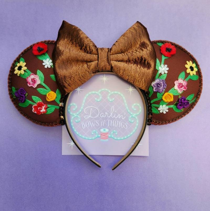 Überraschungs-Song-Blumen-Ohren von DarlinBowsnThings