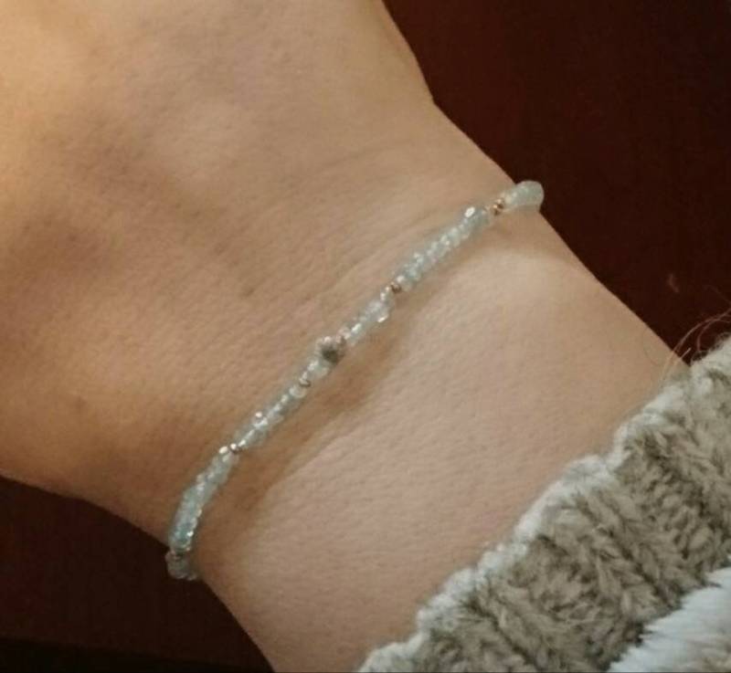 Aquamarin-Armband Rohdiamant, Rosegold-Perlen, Verstellbares Seidenband von DarlingGolightly