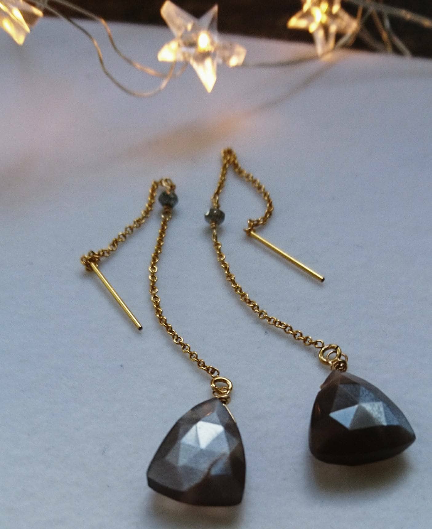 Gold Einfädler Ohrringe Schokolade Mondstein Und Diamanten, Winter Schmuck, Rohdiamant Mit Mondstein, Schicke Ohrringe, Geschenk von DarlingGolightly