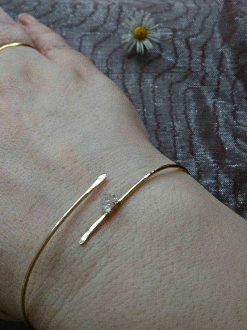 Gold Filled Herkimer Diamant Armreif Elegantes Offenes Armband von DarlingGolightly