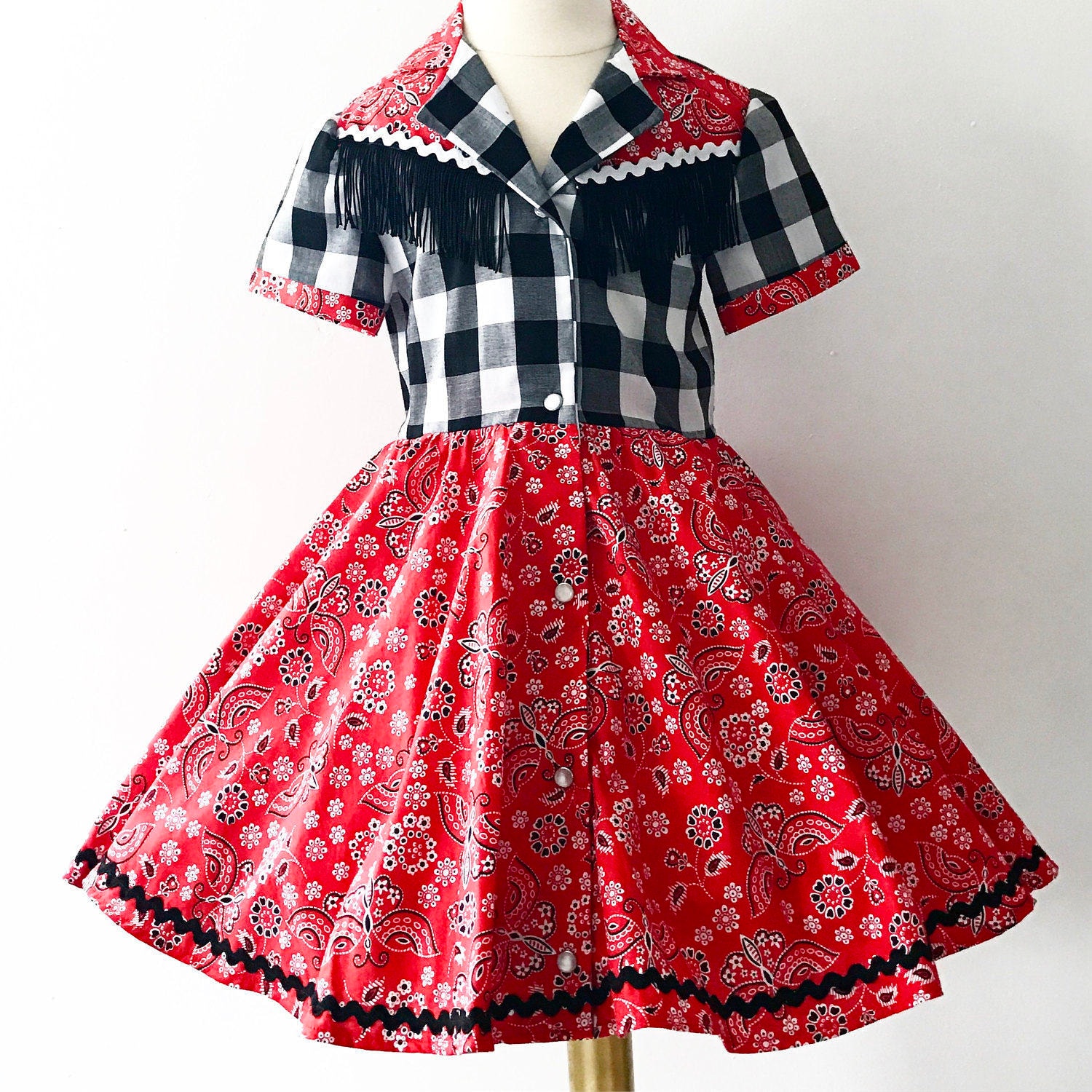 Rotes Schmetterling Paisley Cowgirl Kleid Rotes Schmetterling Paisley Cowgirl Kleid von DarlingInDisguise