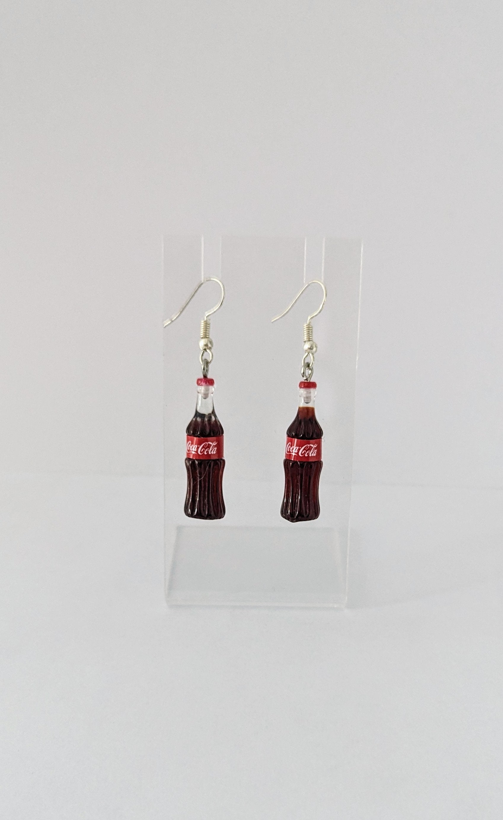Handgemachte Coca Cola Diet Zero Flasche Ohrringe Handgemachte Coca Cola Diet Zero Flasche Ohrringe von Darthjaders