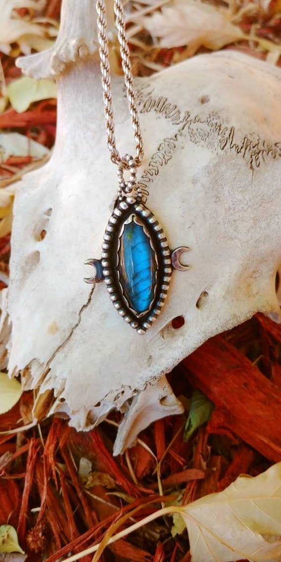 Labradorit Weiblichkeit Mond Anhänger von DarvishJewelry