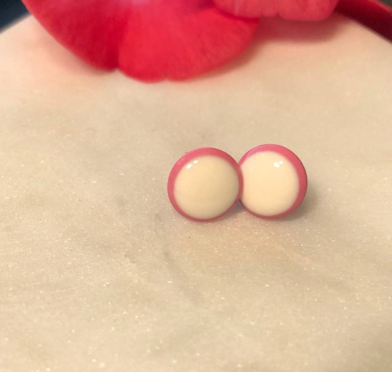 Weiße Ohrstecker - Rosa Ohrringe Einfache von DashesDesign