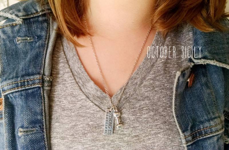 Fitness-Halskette. Strong Is Beautiful, Me Vs Me, Fitness, Inspirieren, Crossfit, Strandkörper von DashwoodShop