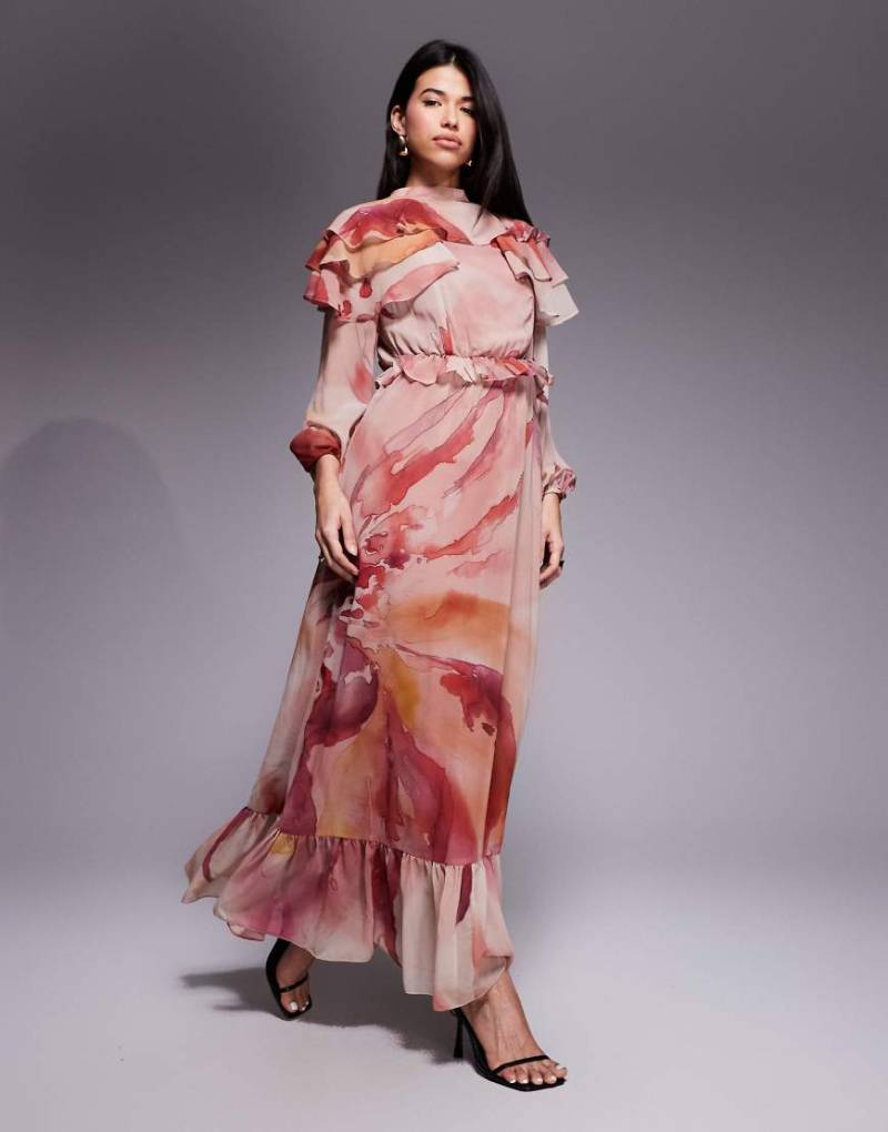 Daska - Chiffon-Maxikleid in Rosa mit abstraktem Muster, Rüschen und Cape-Design-Bunt von Daska