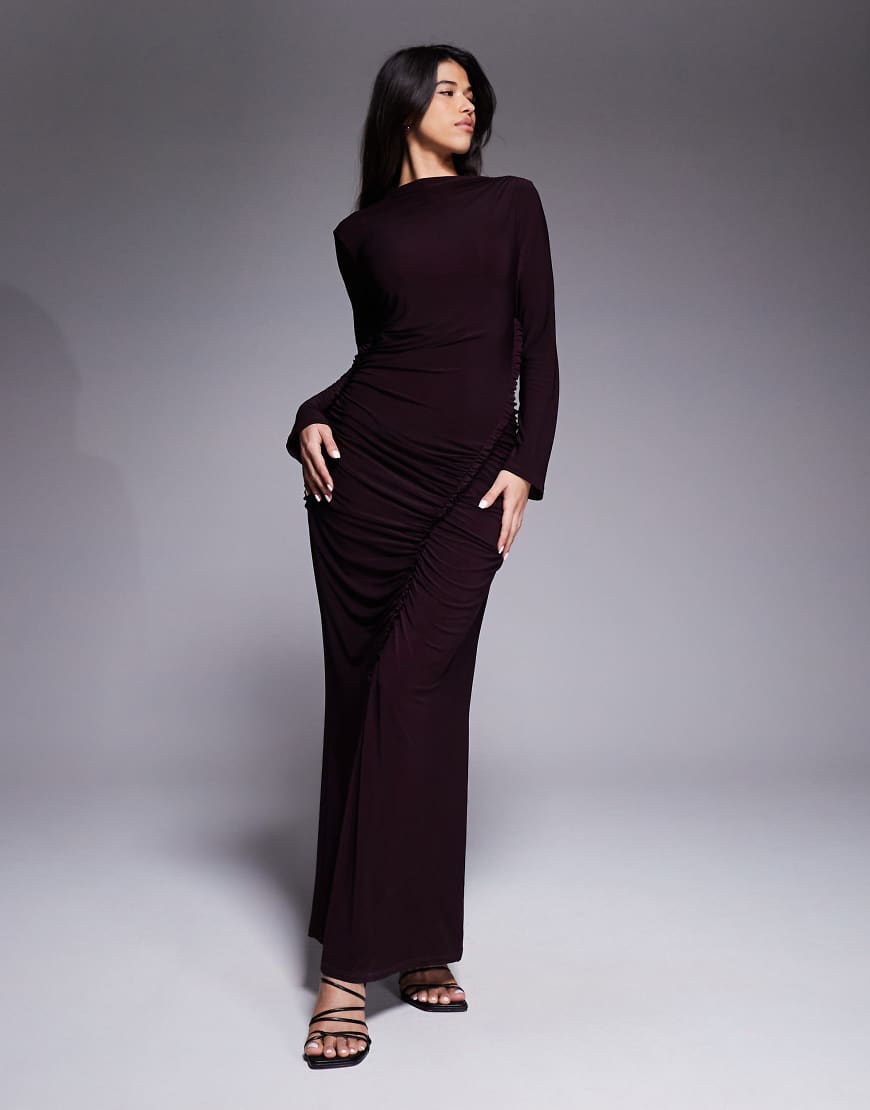 Daska - Figurbetontes Maxikleid in Weinrot mit Rüschennaht und Raffung von Daska