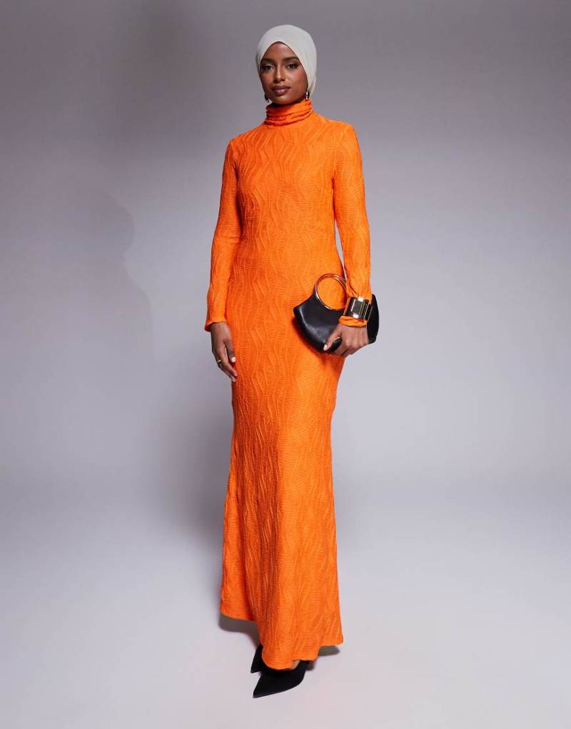 Daska - Hochgeschlossenes Maxikleid in Orange von Daska