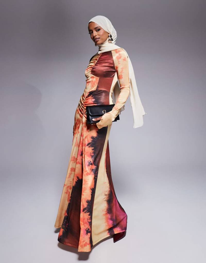 Daska - Jersey-Maxikleid in Rosa mit abstraktem Print und Raffung von Daska