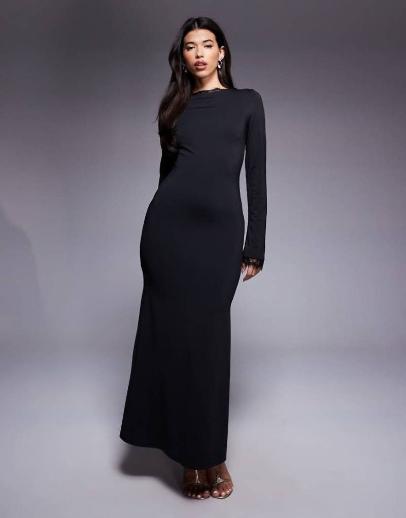 Daska - Maxikleid in Schwarz mit Spitzen-Detail von Daska