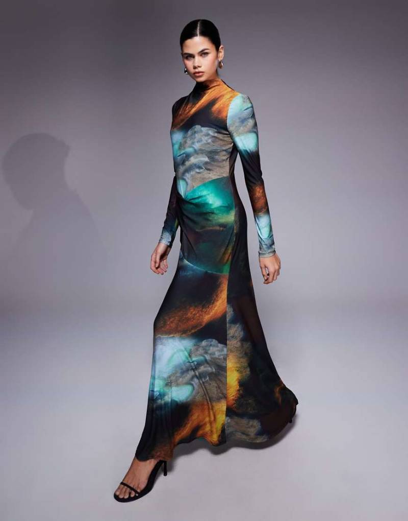 Daska - Maxikleid mit abstraktem Druck und verdrehtem Detail vorne-Bunt Daska - Maxikleid mit abstraktem Druck und verdrehtem Detail vorne-Bunt von Daska
