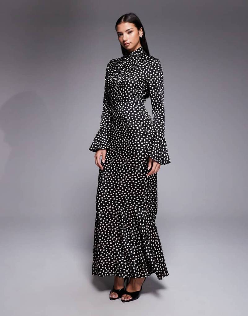 Daska - Satin-Maxikleid in Schwarz mit Polka Dots, Knotendetail und ausgestellten Ärmeln-Bunt von Daska