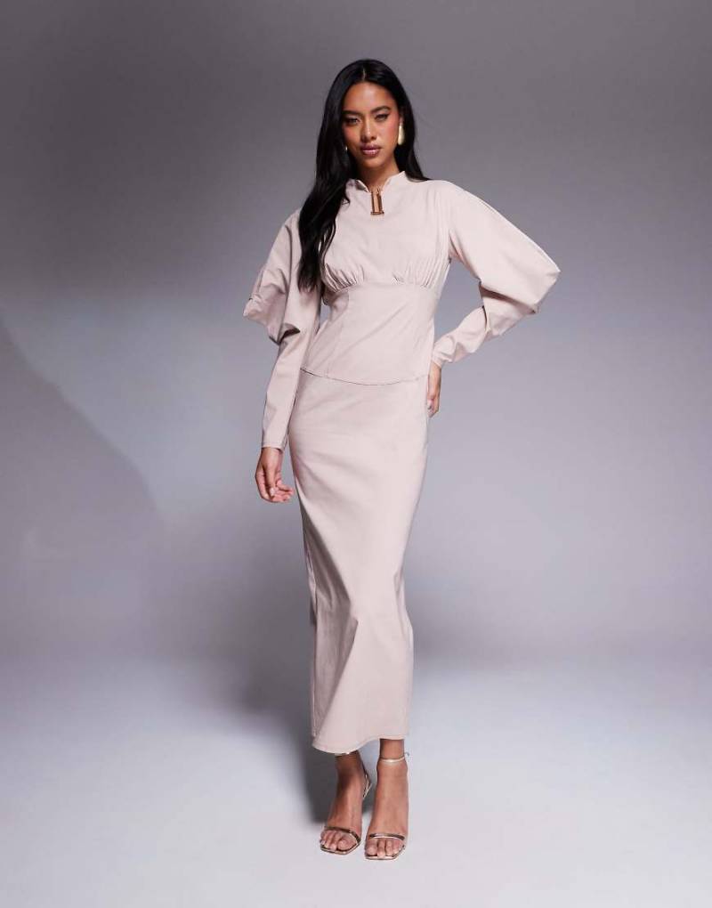 Daska - Strukturiertes Maxikleid in Sand mit Ballonärmeln-Braun von Daska