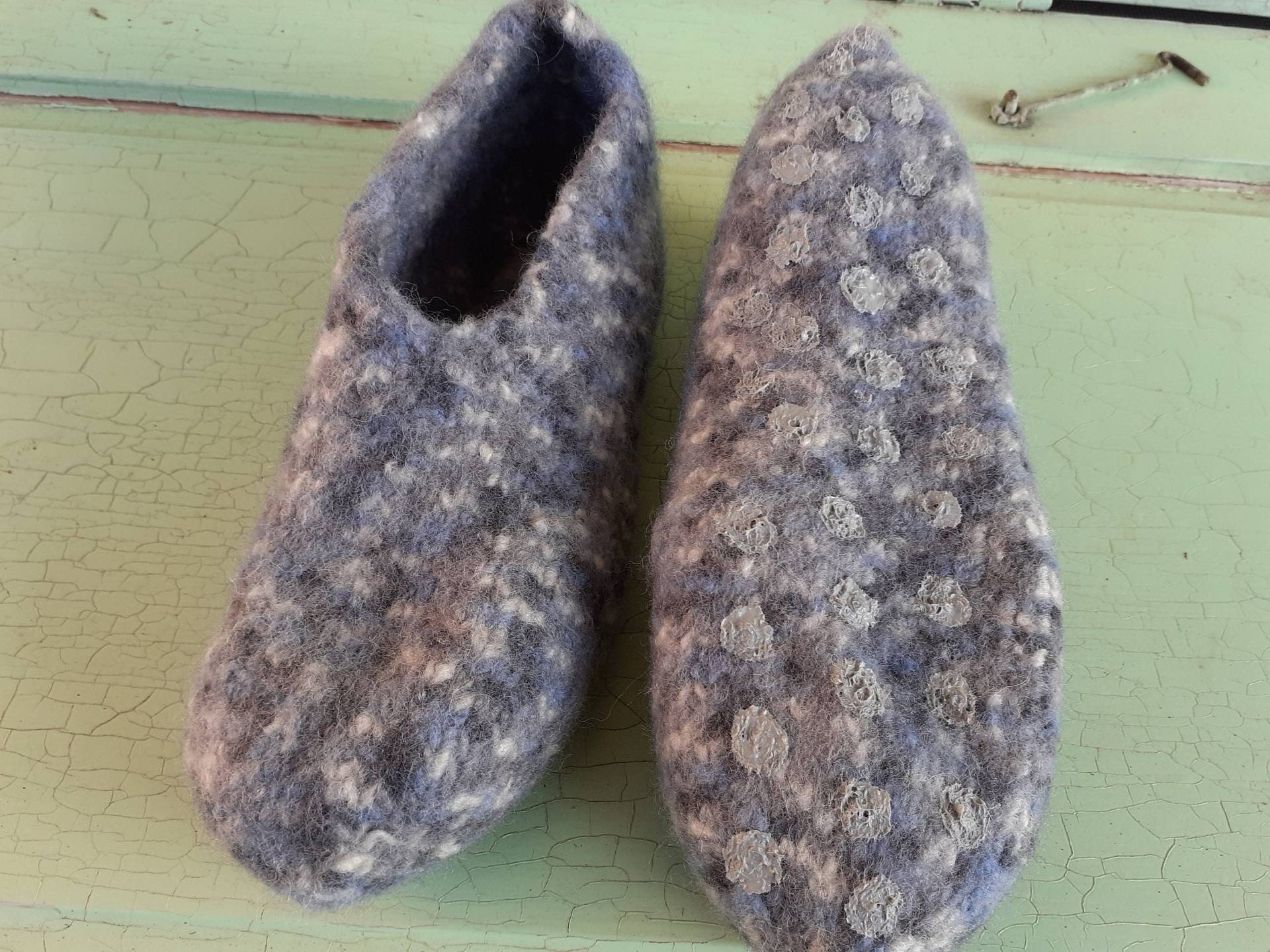 Filzschuhe Meliert in Grau, Blau Und Naturfarben , Größe 20 Bis 48 Bestellbar Für Wunderbar Warme Füße von DaskunterbunteSchaf