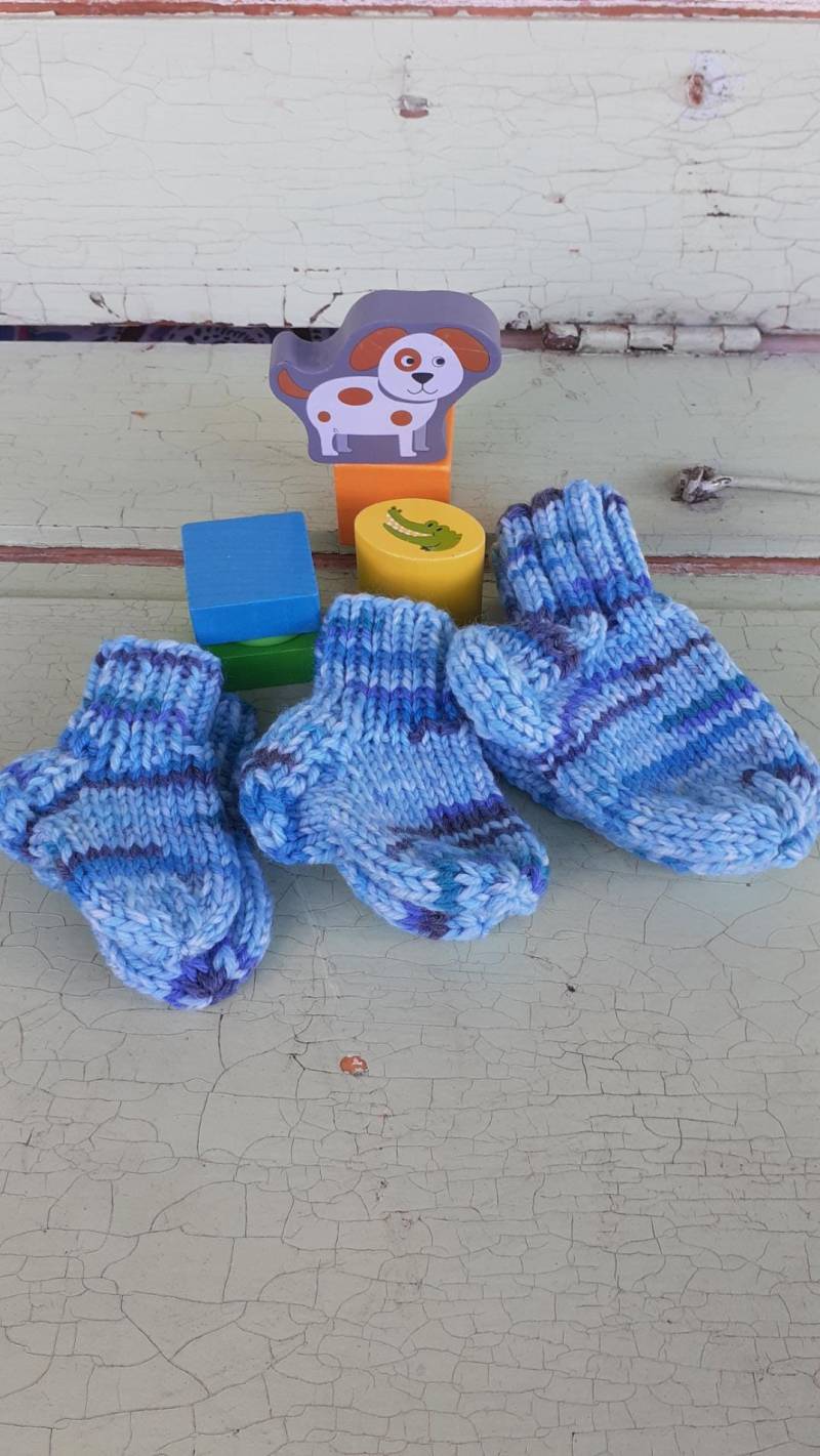 Ganz Dicke Baby-Und Kindersocken Als Hausschuhersatz Für Wunderbar Warme Füßchen, in Blau - Türkis Und Verschiedenen Größen von DaskunterbunteSchaf