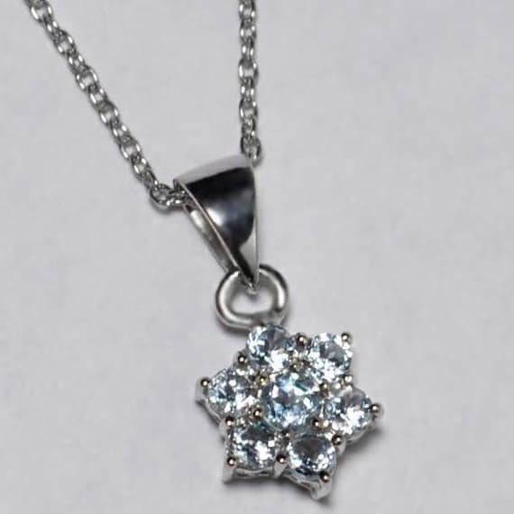Blaue Topas Cluster Blume Stern Anhänger Halskette Sterling Silber Womens, Natürliche Dezember Birthstone Edelstein Schmuck von DasmanJewelry