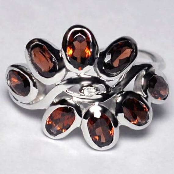 Lünette Set Granat Blumenring Für Frauen, Sterling Silber Edelstein Ring, Braun Januar Birthstone Natur Ring, Benutzerdefinierte Natürliche Schmuck von DasmanJewelry