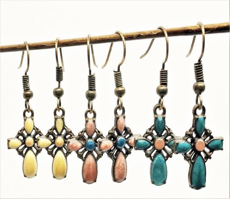 Pueblo Kreuz Ohrringe 3 Farben Country Fashion Türkis Howlith, Rosenquarz Und Bronze 3/4 "- So Süß - Perfektes Christliches Geschenk Pueblo Kreuz Ohrringe 3 Farben Country Fashion Türkis Howlith, Rosenquarz Und Bronze 3/4 "- So Süß - Perfektes Christliches Geschenk von DaughterEclectibles
