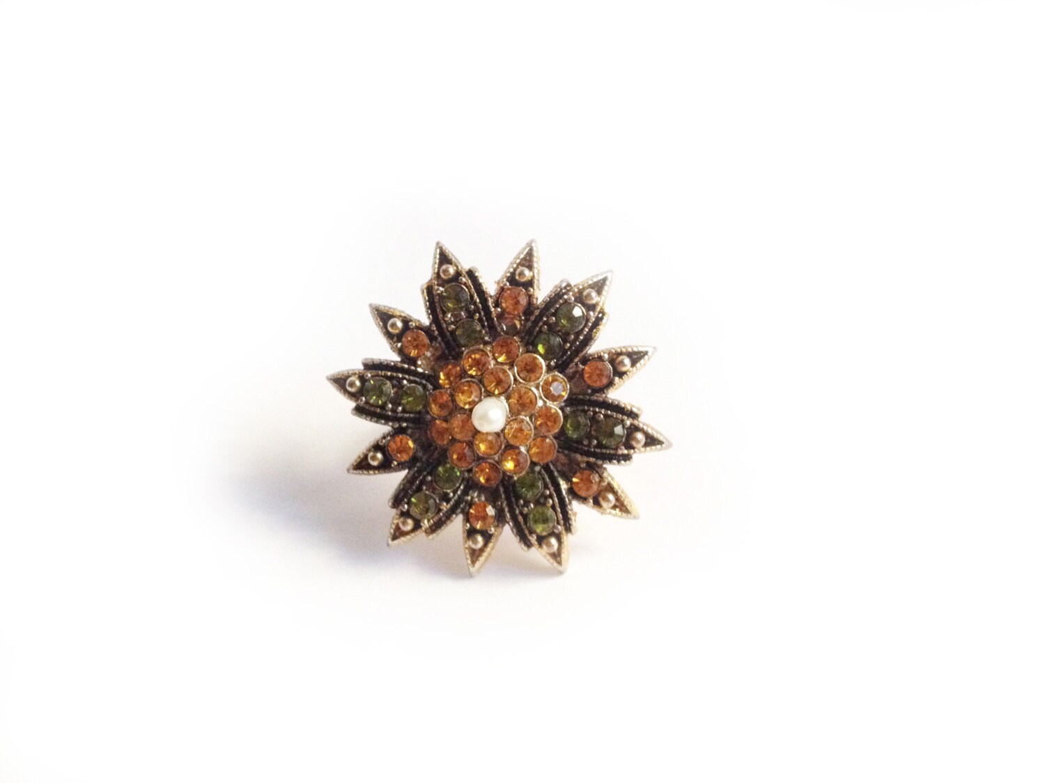 Statement Ring, Bernstein Und Grüner Strass, Blume, Mit Süßwasserperle, Vintage, 23K Blattgold Über Messing Statement Ring, Bernstein Und Grüner Strass, Blume, Mit Süßwasserperle, Vintage, 23K Blattgold Über Messing von DaughterOfEveVintage