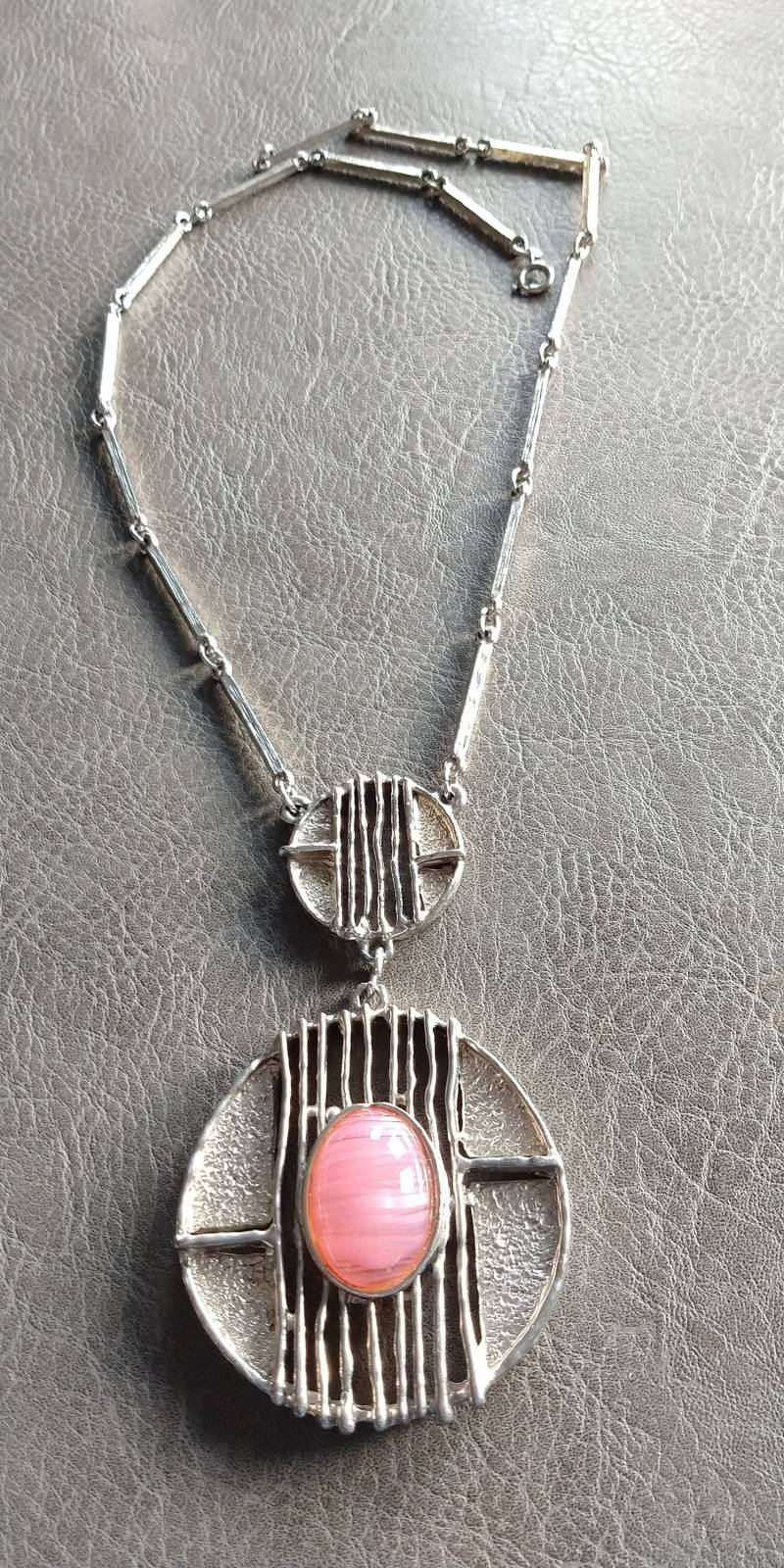 Brutalist Chain With 70Th Pendant, Eye-Catcher von DaughterOfThe60s