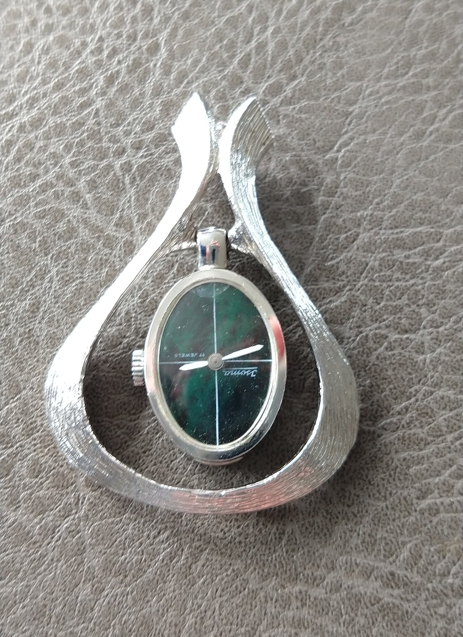 stylish Ladies' Watch As A Pendant For Necklace From The 70S stylish Ladies' Watch As A Pendant For Necklace From The 70S von DaughterOfThe60s