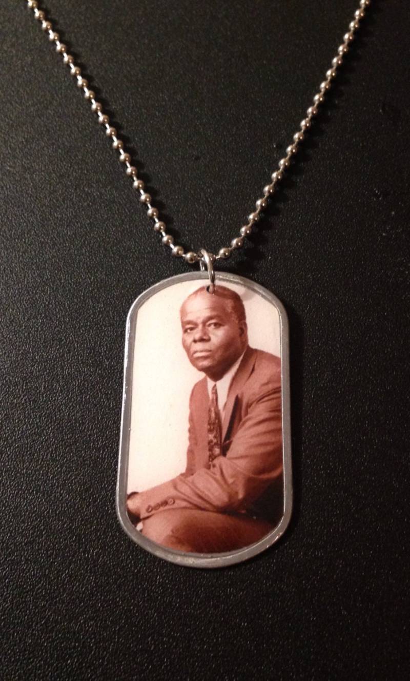 Dr. John Hendrick Clarke Dog Tags | Bitte Gewünschtes Bild Angeben von DaughterOfTheFates