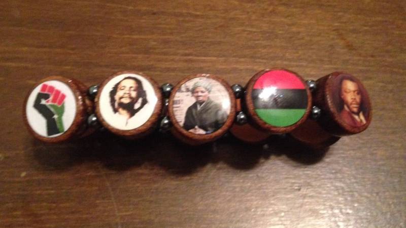 Kreis Perlen Black Power Armbänder Kreis Perlen Black Power Armbänder von DaughterOfTheFates
