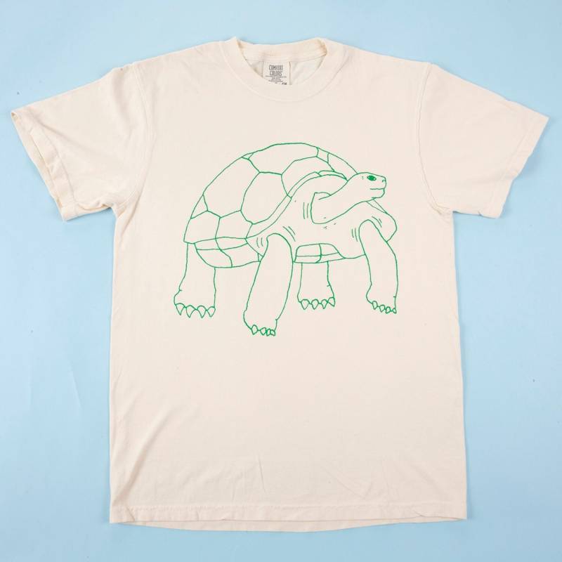 Schildkröte in Bewegung T-Shirt Schildkröte in Bewegung T-Shirt von DavesClubHouse