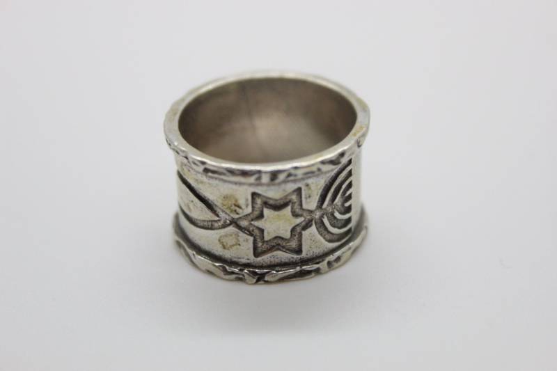 Wunderschöner Ring Aus 925 Sterling Silber Mit Verzierung Gr. 7 von DavidShamayJewelry