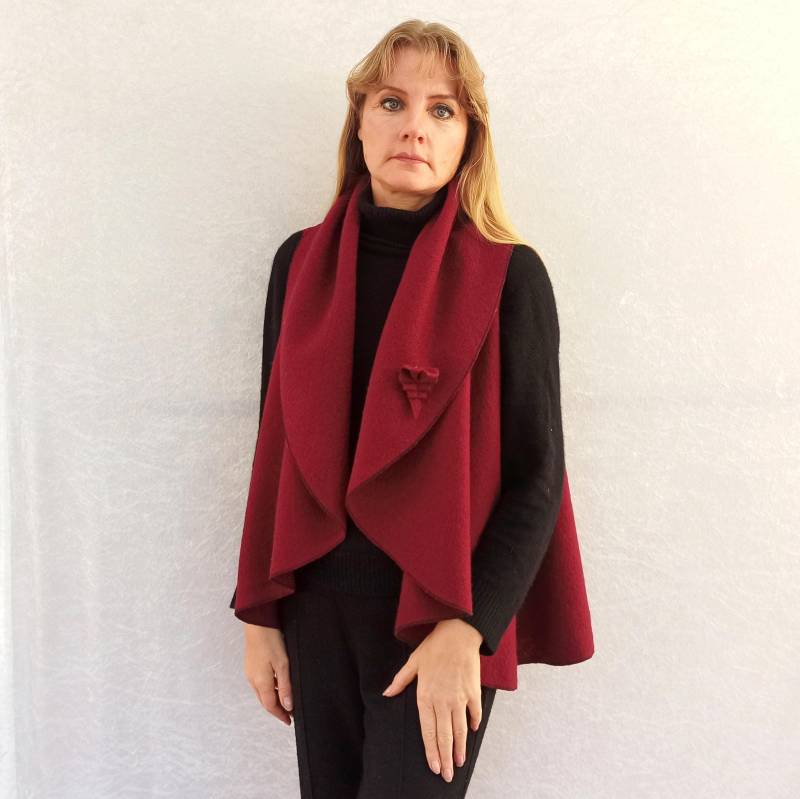 Damen Weste 2 in 1 Zwei Längen 100% Kochwolle A-Form Burgundy Weinrot, Bordeaux, Rot Rubinrot, Merlot Kardinalrot Blutmond -Handmade von DavidovStoffDesign