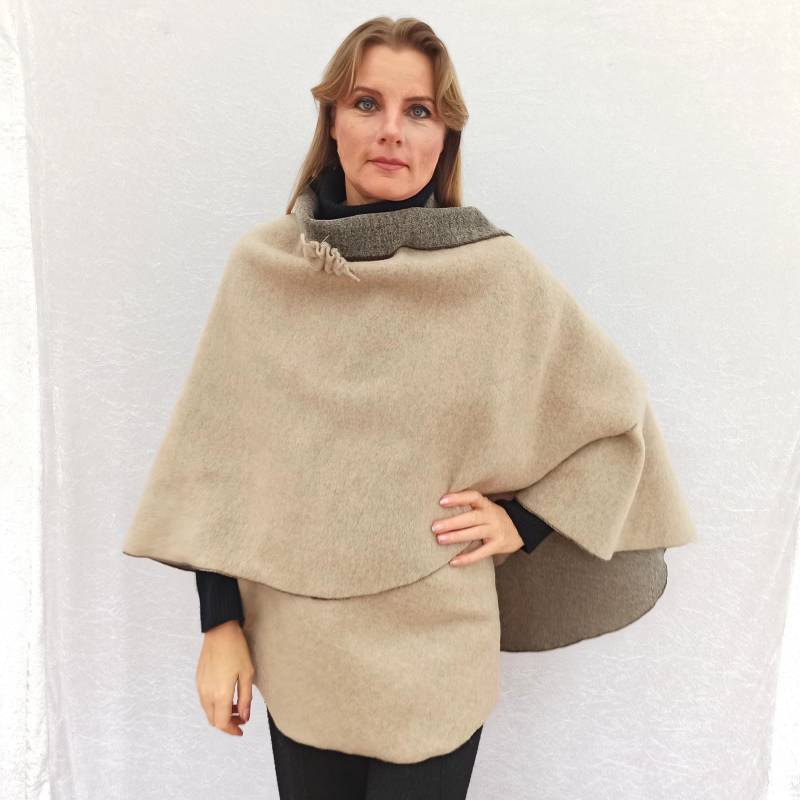 Woll-Cape/Poncho Umhang Warmer Winter Wende-Cape in Beige, Sand, Hellblau, Anthrazit, Grau, Schwarz Für Damen - Handgemacht von DavidovStoffDesign